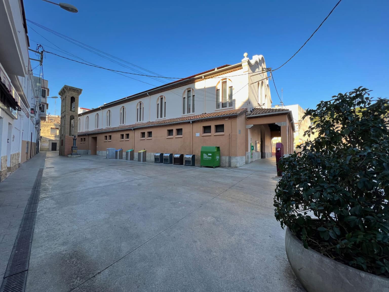 Mercat Municipal Calella - Lateral